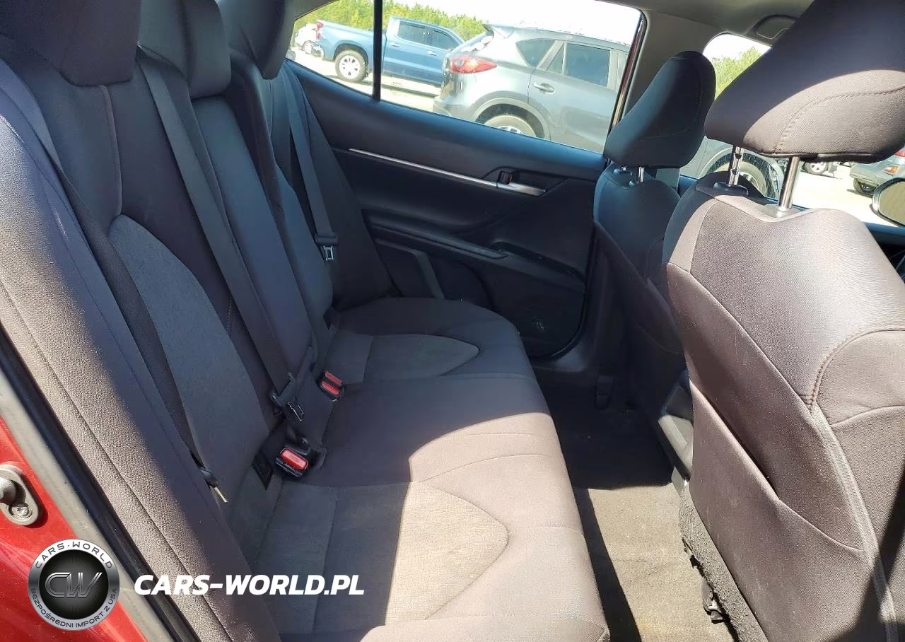 2019 Toyota Camry Le VIN:4T1B11HK9KU782551 - 10
