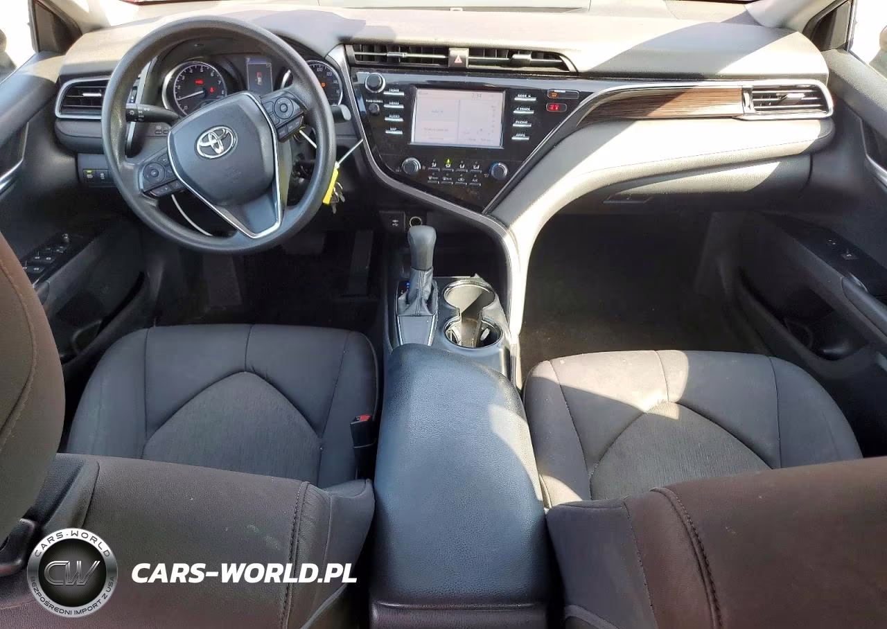 2019 Toyota Camry Le VIN:4T1B11HK9KU782551 - 8