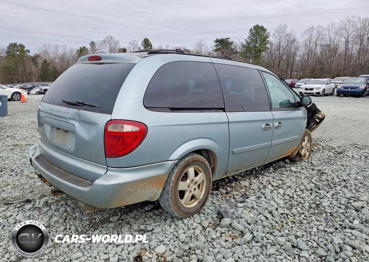 2005 Dodge Grand Caravan Sxt VIN:2D4GP44LX5R287904 - 3