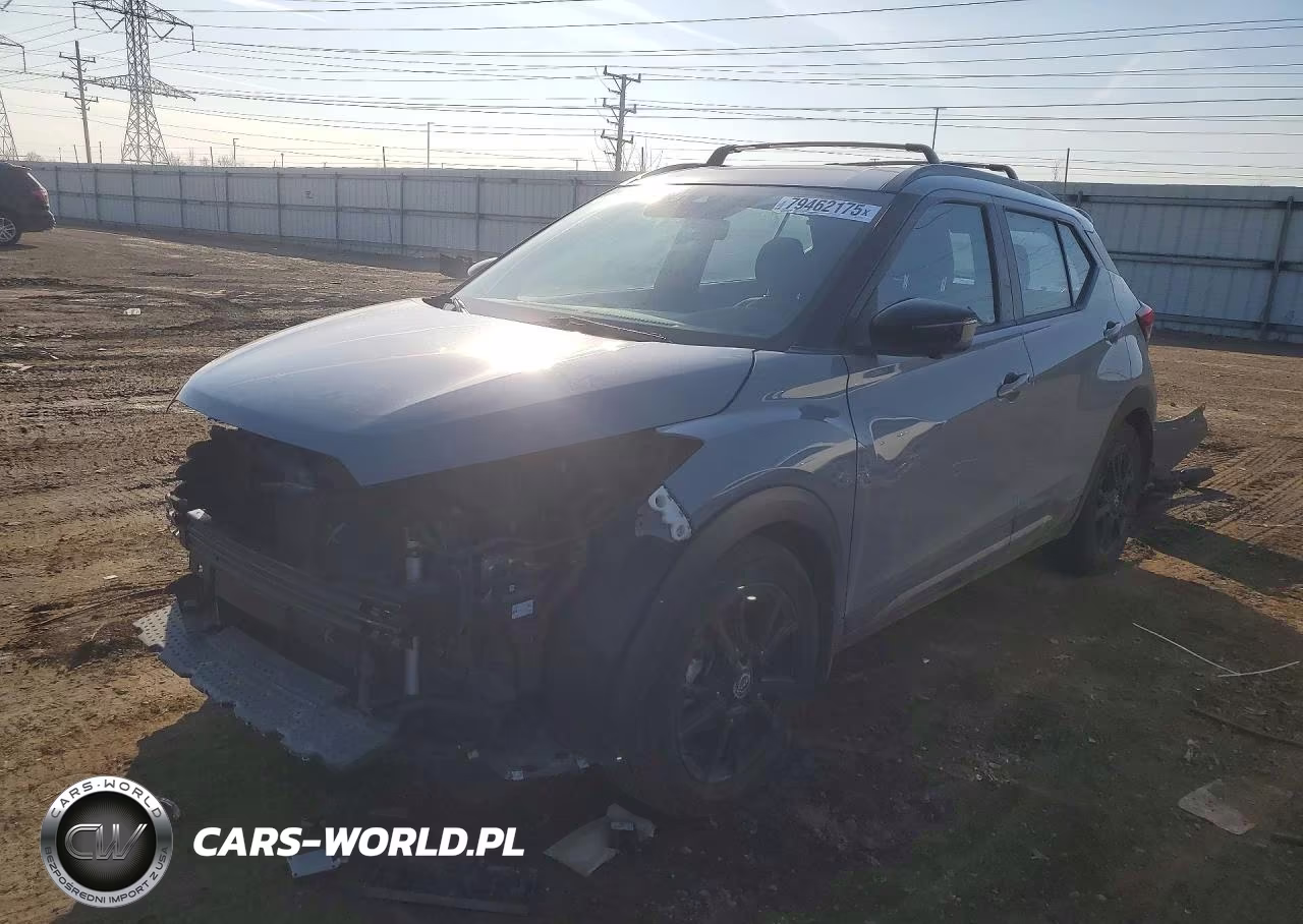 2022 Nissan Kicks Sr