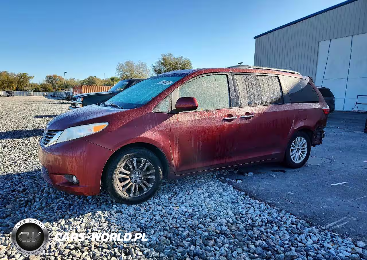 2016 Toyota Sienna Xle 8-Passenger