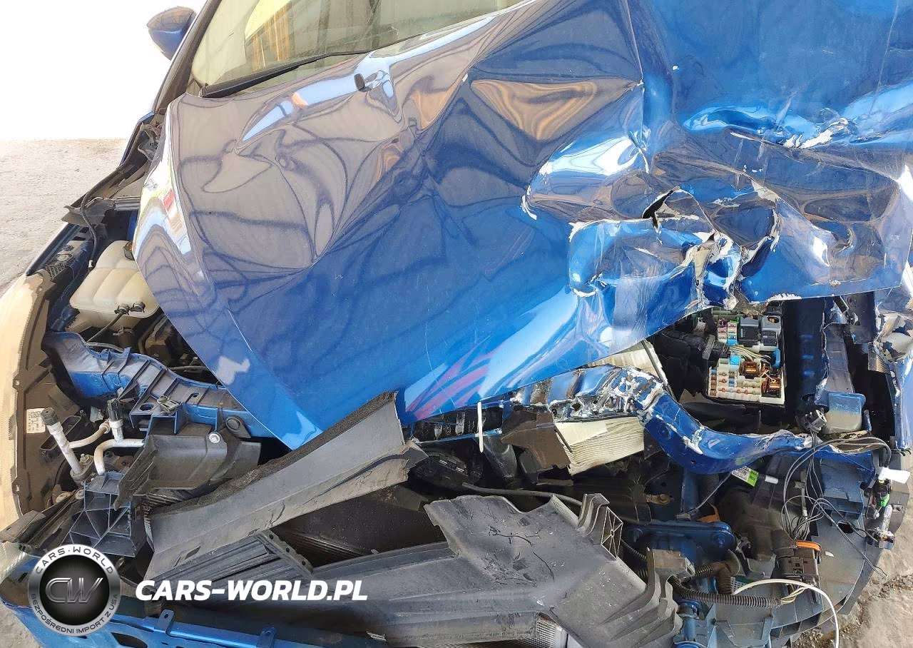 2018 Ford Focus Titanium VIN:1FADP3J23JL220690 - 11