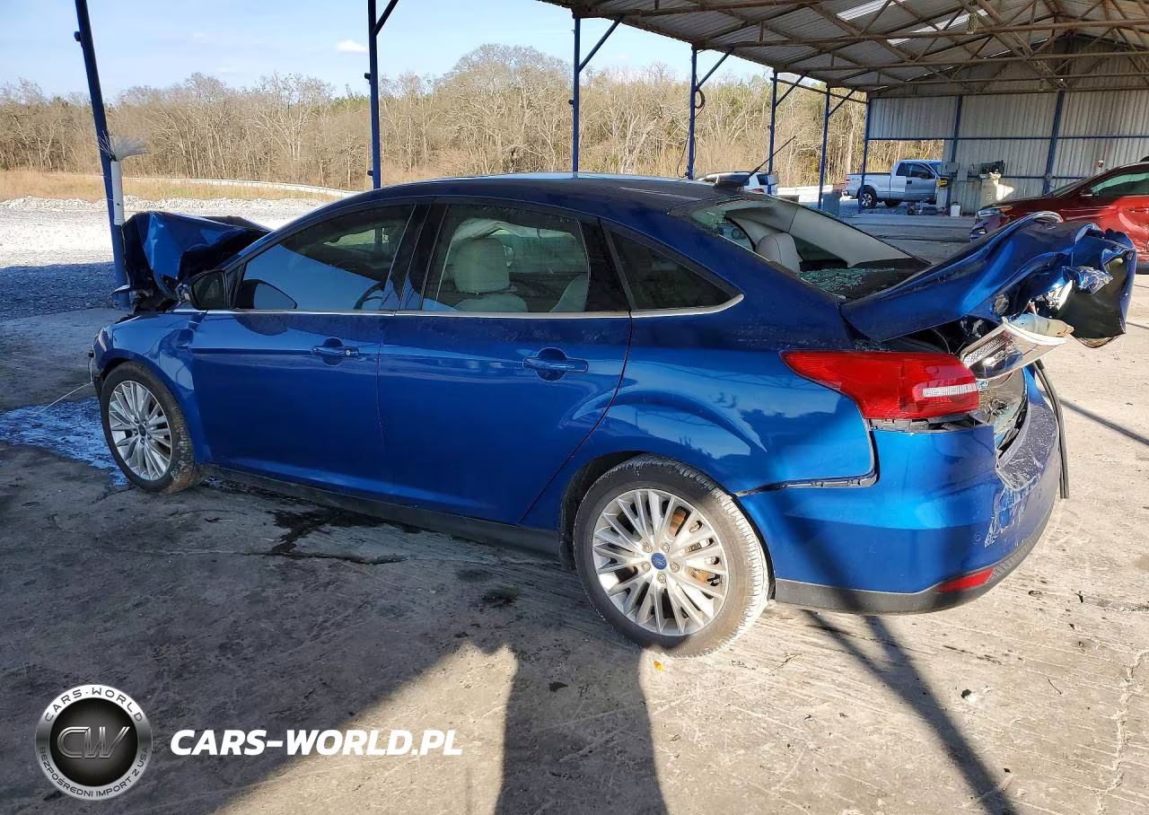 2018 Ford Focus Titanium VIN:1FADP3J23JL220690 - 2