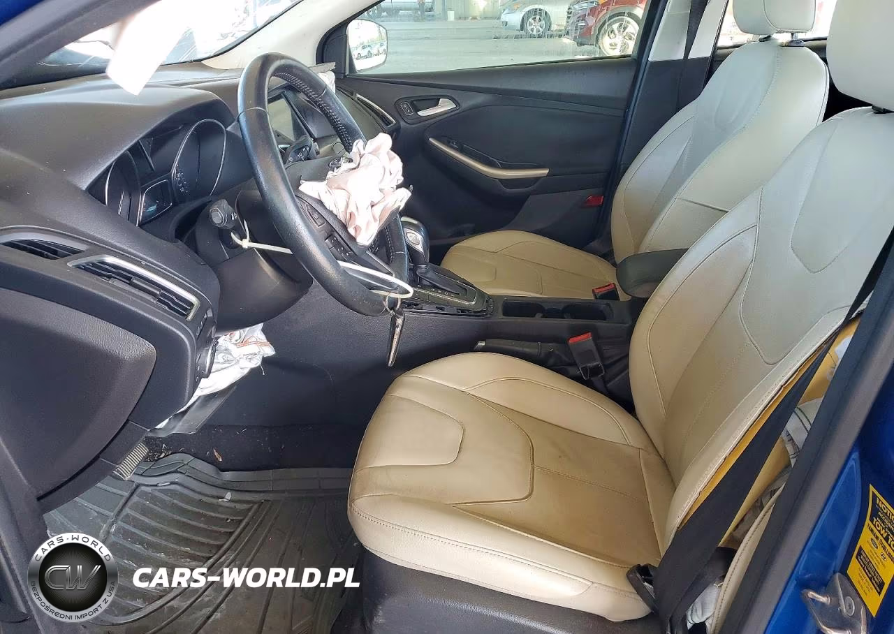2018 Ford Focus Titanium VIN:1FADP3J23JL220690 - 7