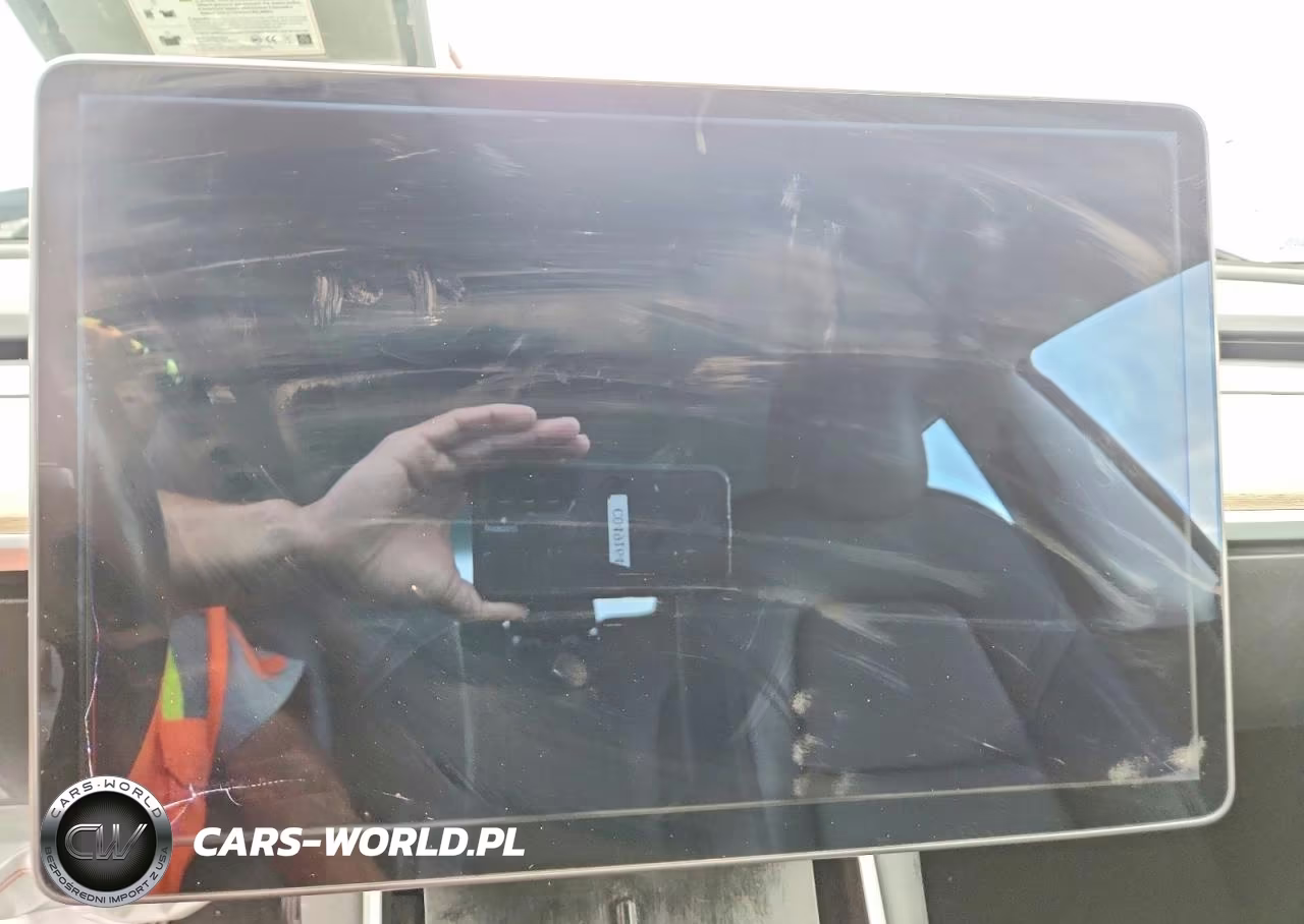 2019 Tesla Model 3 VIN:5YJ3E1EA0KF325483 - 9
