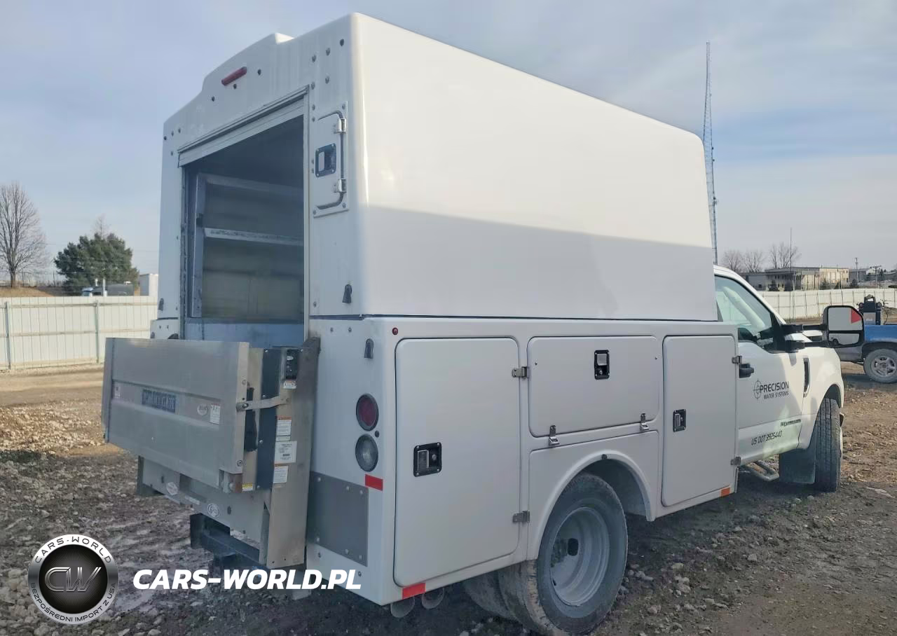 2019 Ford F350 Super Duty Utility - Service Truck VIN:1FDRF3GT9KEC23498 - 3