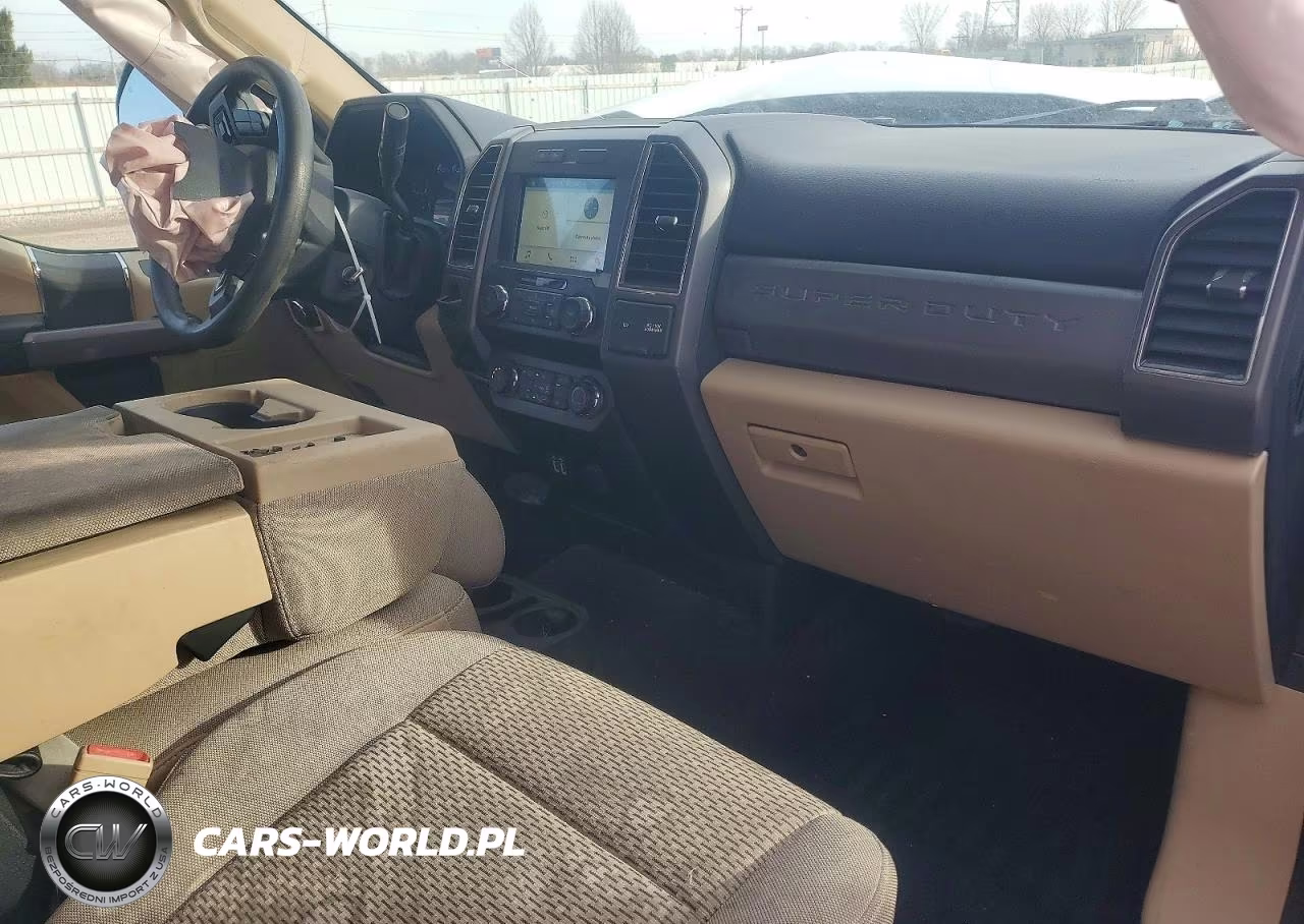 2019 Ford F350 Super Duty Utility - Service Truck VIN:1FDRF3GT9KEC23498 - 8