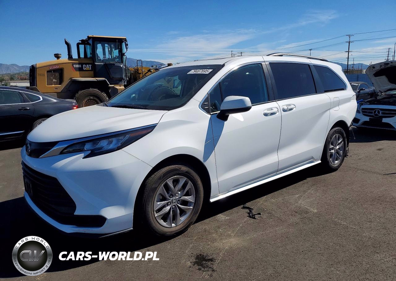 2023 Toyota Sienna Le 8-Passenger