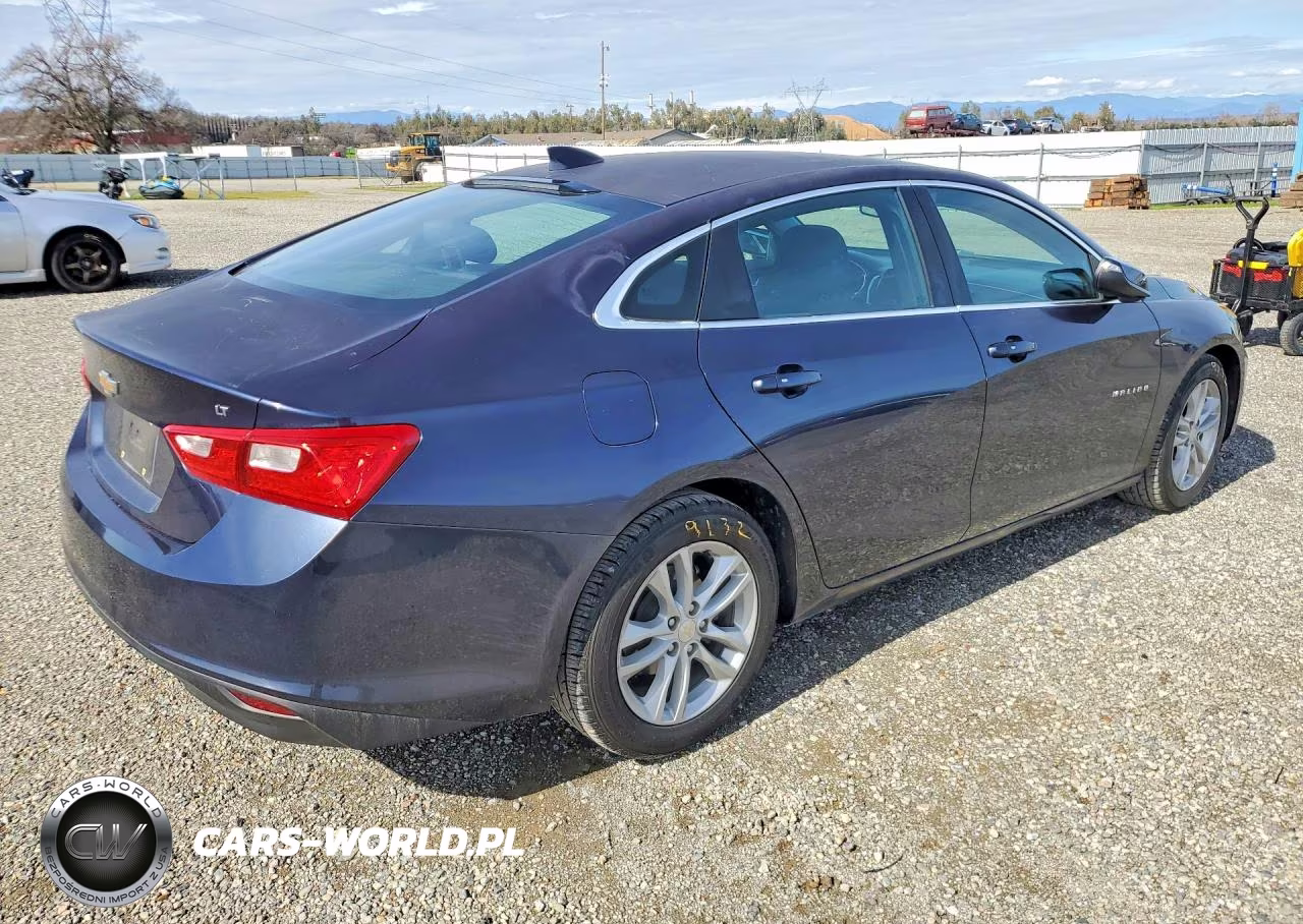 2016 Chevrolet Malibu Lt VIN:1G1ZE5ST0GF195837 - 3