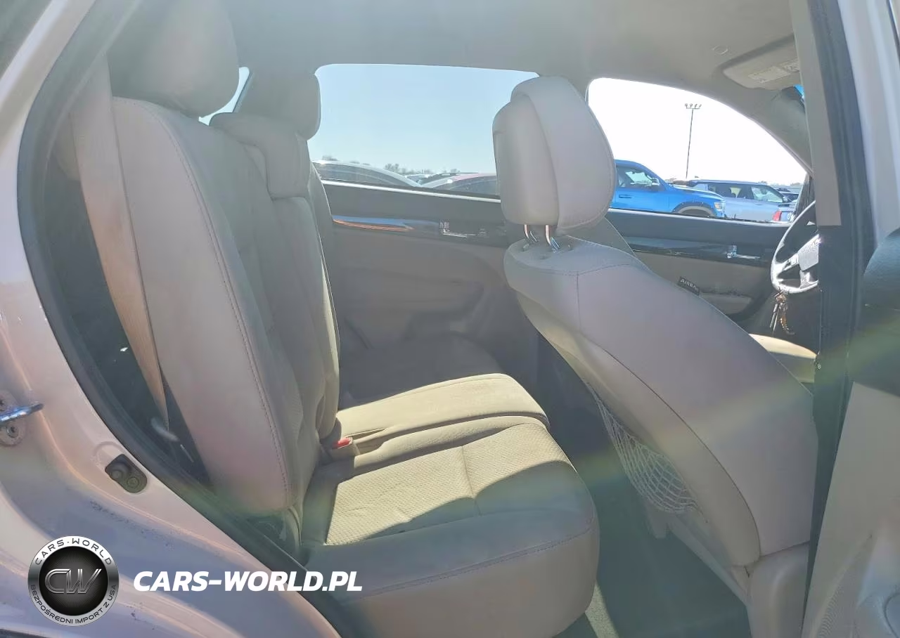 2011 Kia Sorento Lx VIN:5XYKT3A1XBG034548 - 10