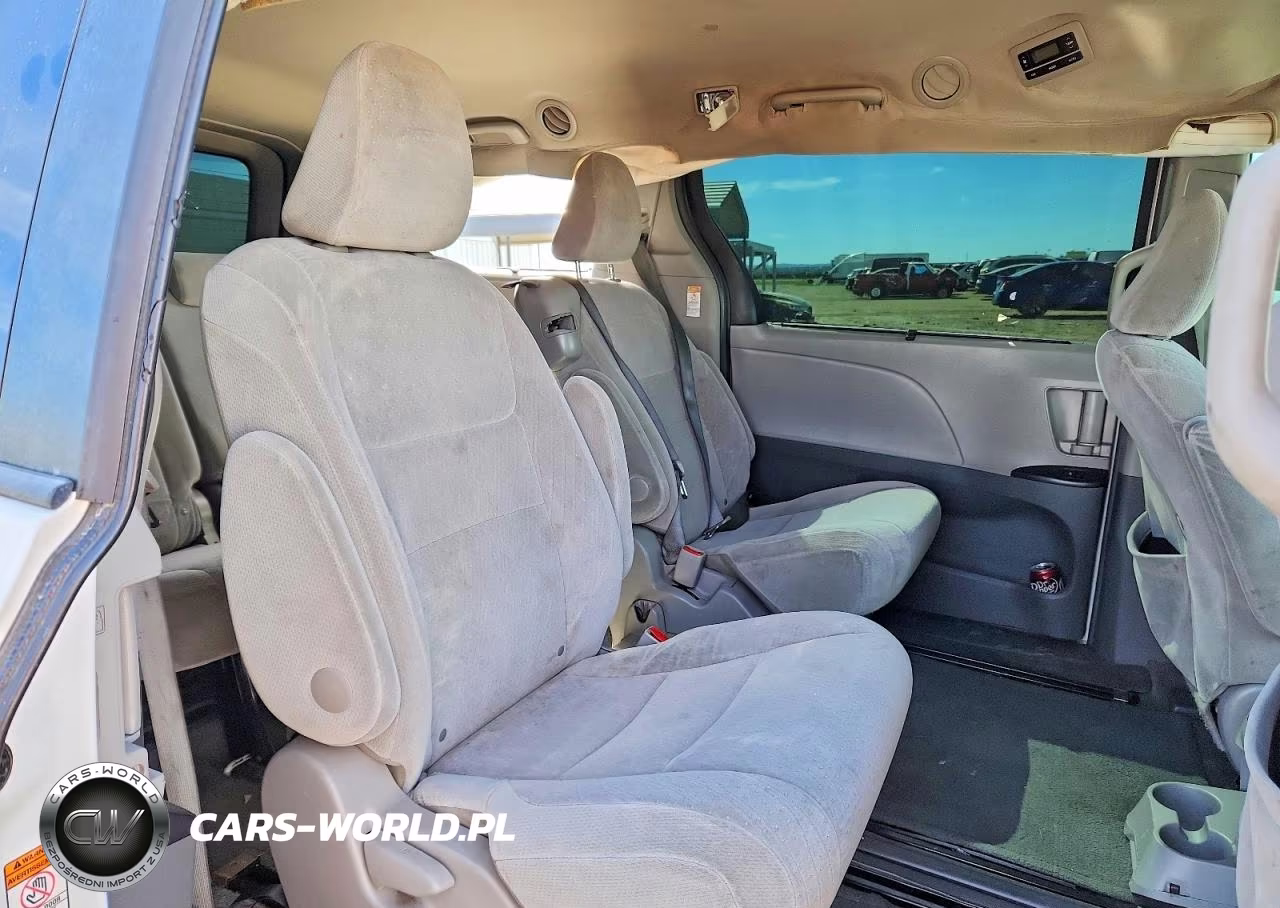 2015 Toyota Sienna Le VIN:5TDKK3DC8FS594982 - 11