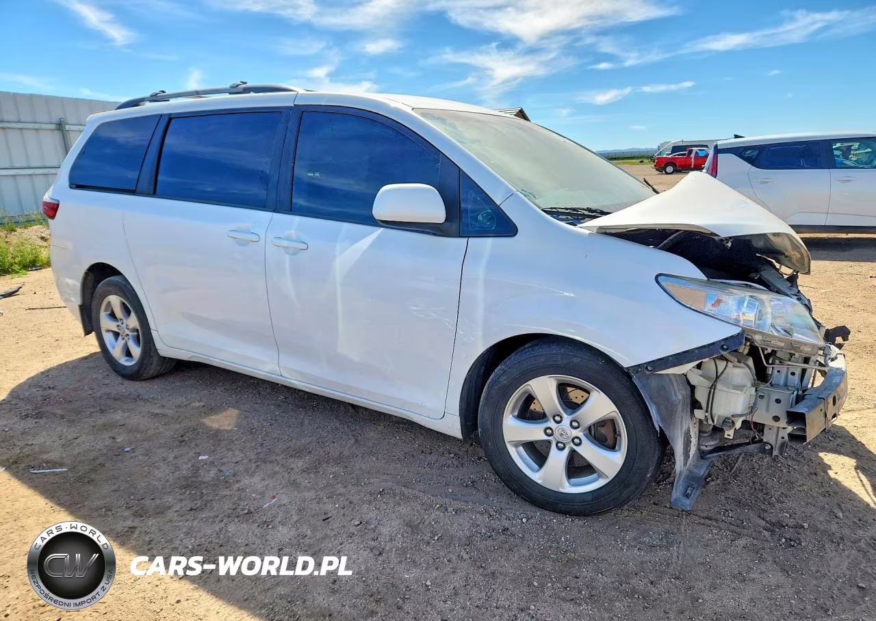 2015 Toyota Sienna Le VIN:5TDKK3DC8FS594982 - 4