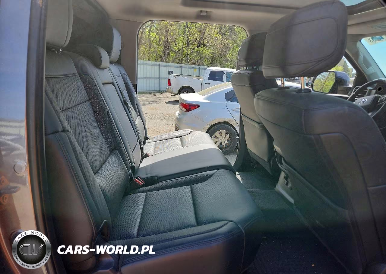 2022 Toyota Tundra Limited VIN:5TFJA5DB8NX053490 - 10