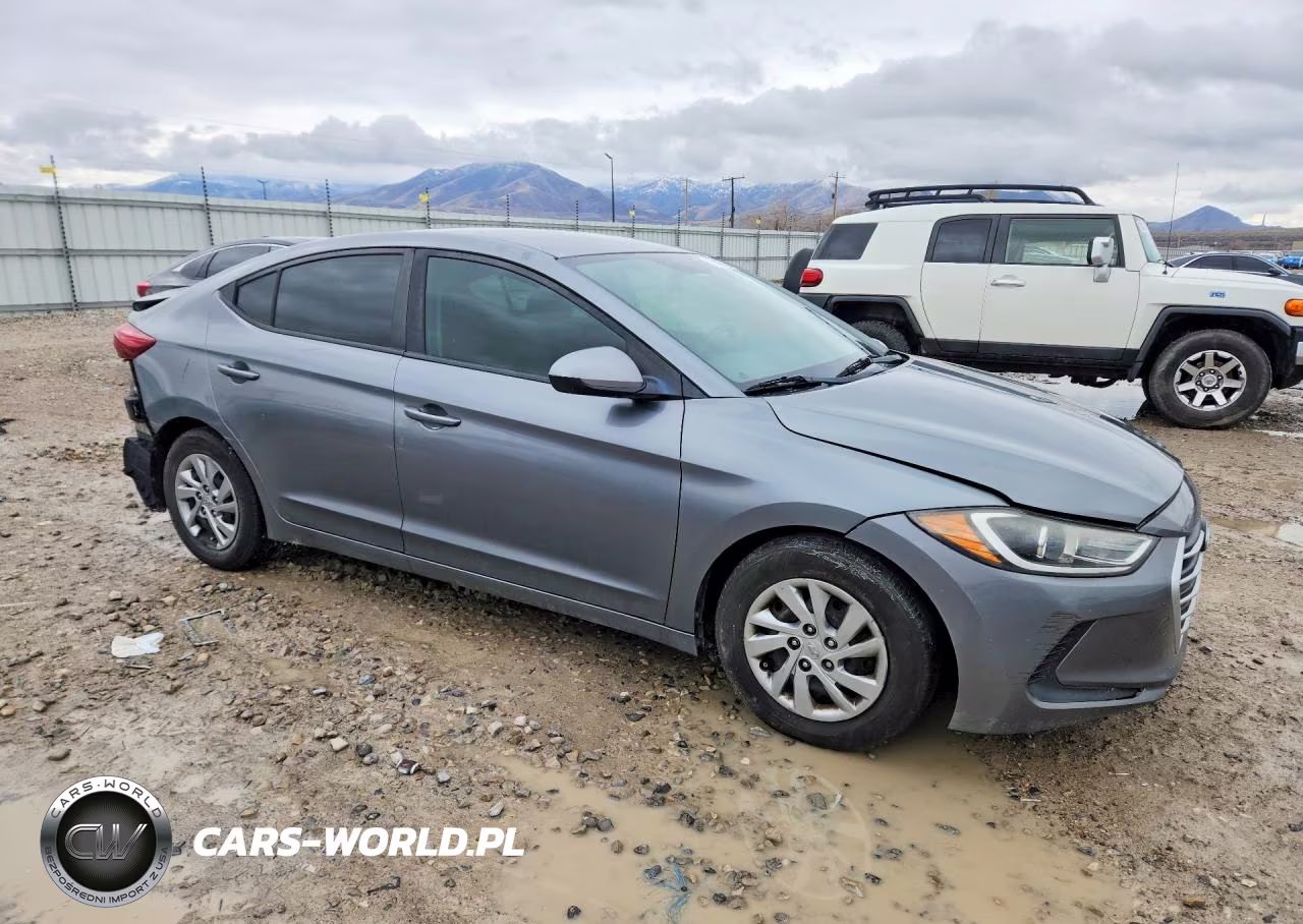 2018 Hyundai Elantra Se VIN:KMHD74LF3JU556104 - 4