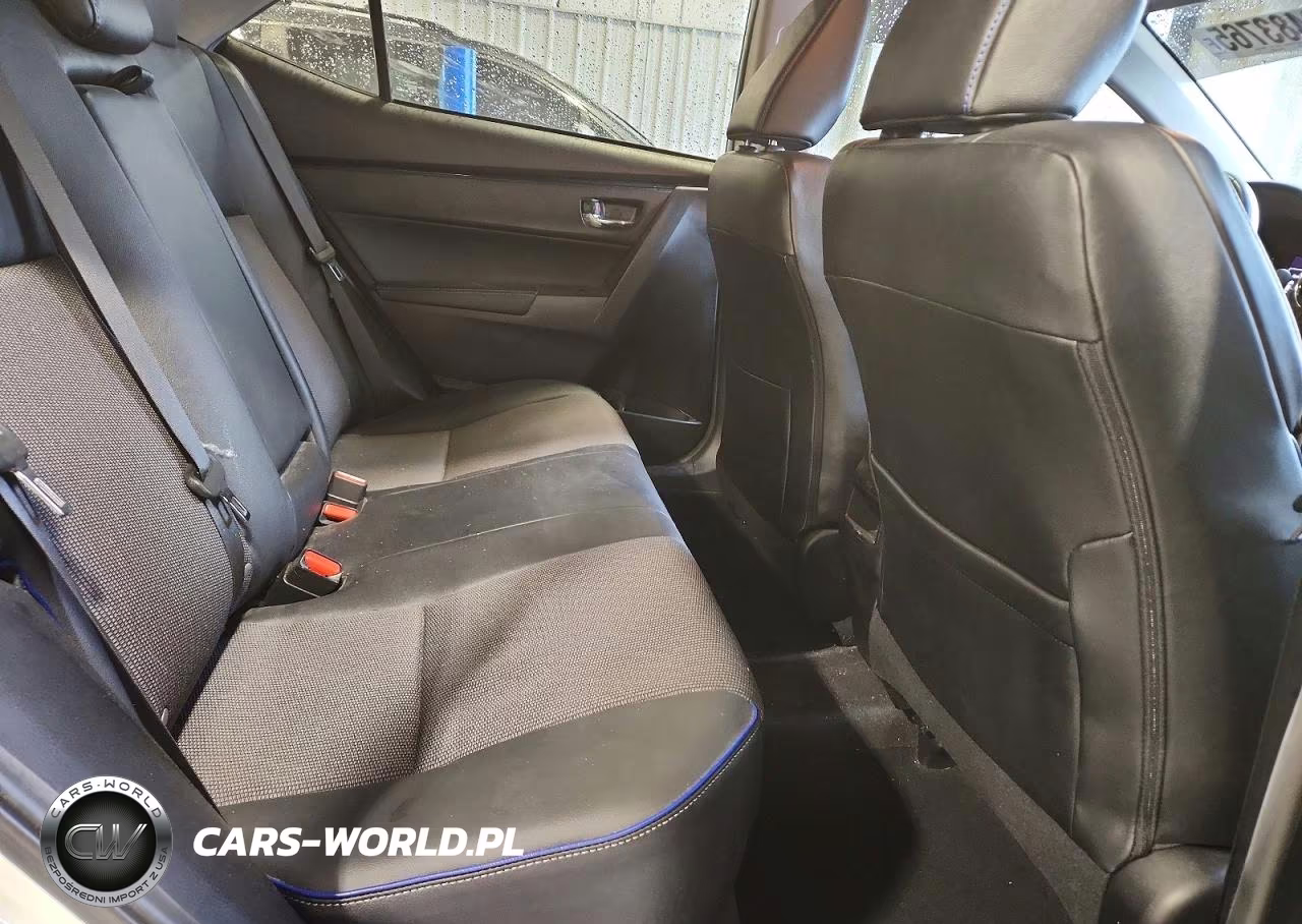 2018 Toyota Corolla VIN:5YFBURHE8JP811523 - 10
