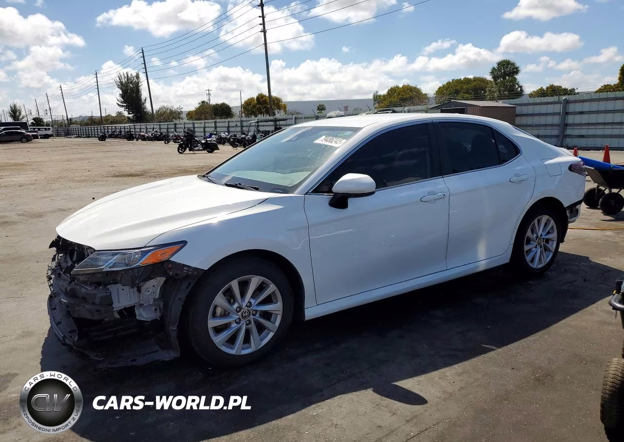 2024 Toyota Camry Le