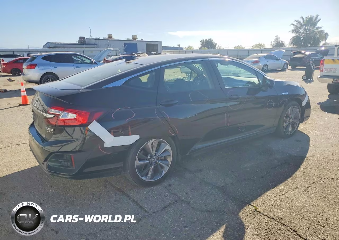 2018 Honda Clarity Touring VIN:JHMZC5F30JC010412 - 3