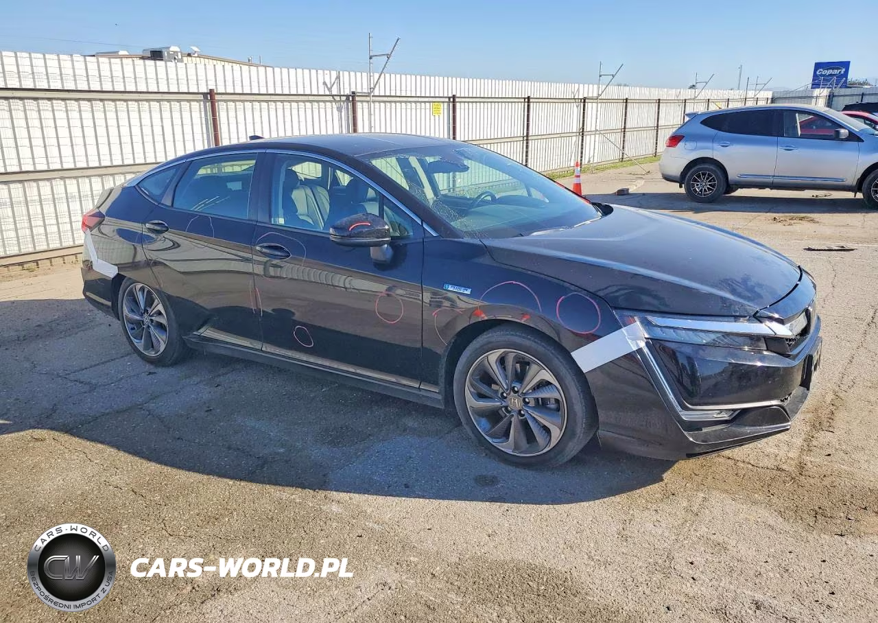 2018 Honda Clarity Touring VIN:JHMZC5F30JC010412 - 4