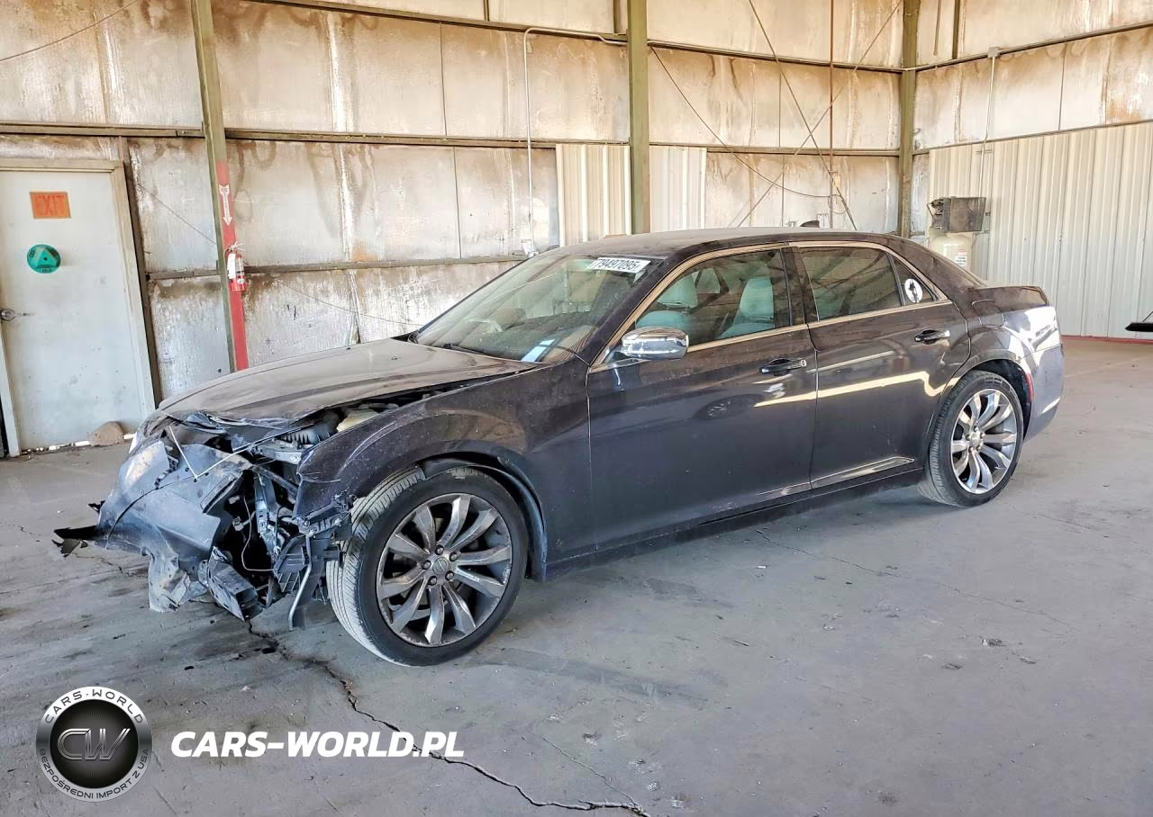 2018 Chrysler 300 Touring