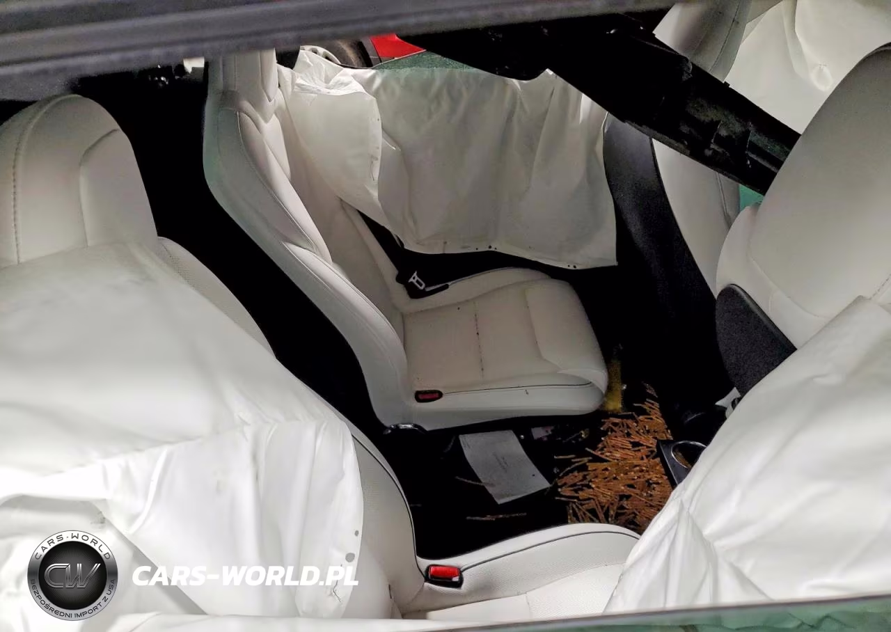 2022 Tesla Model X VIN:7SAXCBE68NF339230 - 10
