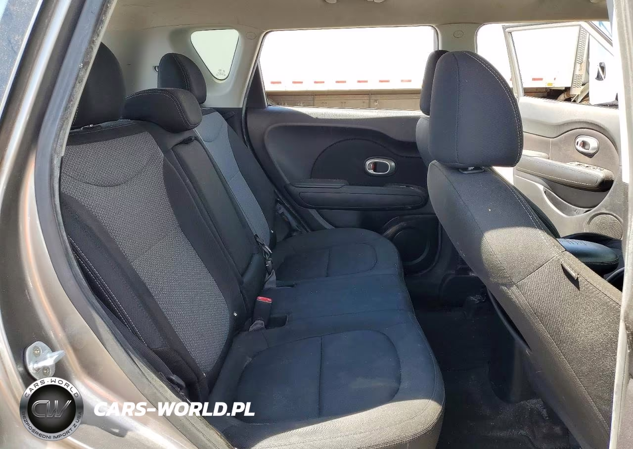 2018 Kia Soul + VIN:KNDJP3A50J7555342 - 11