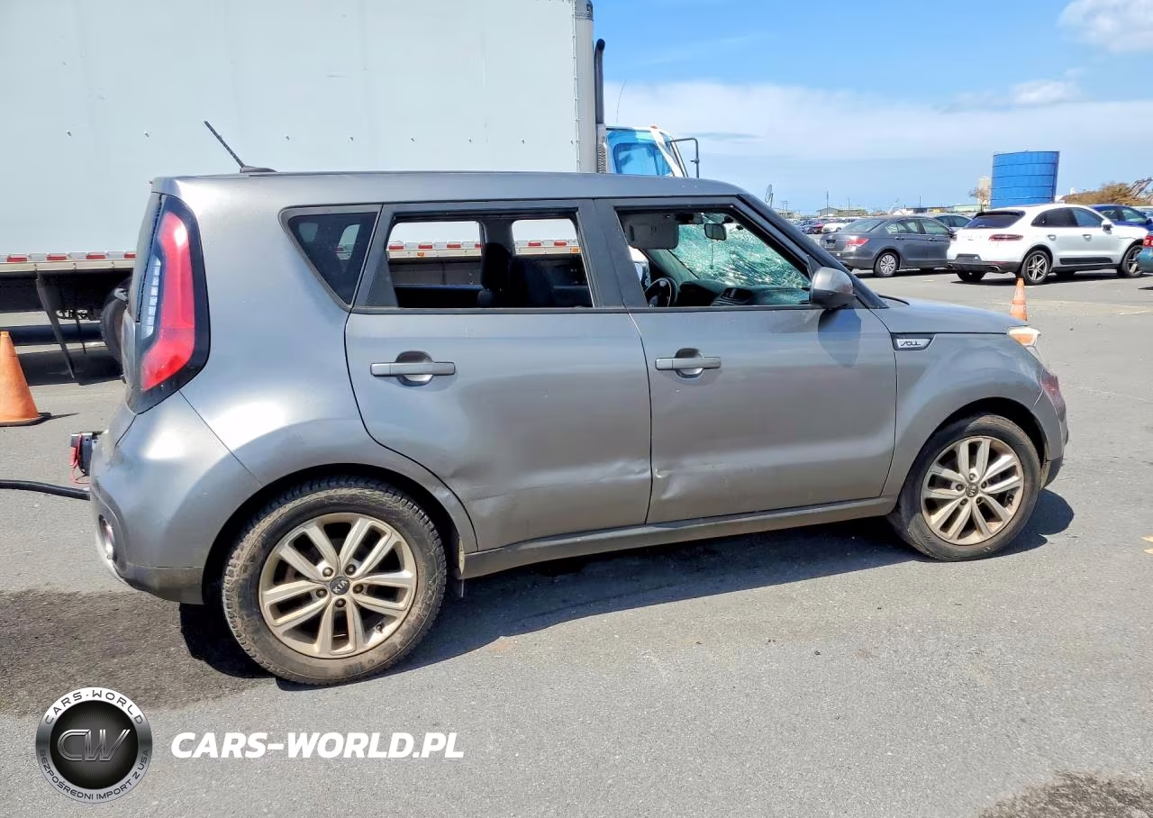 2018 Kia Soul + VIN:KNDJP3A50J7555342 - 3