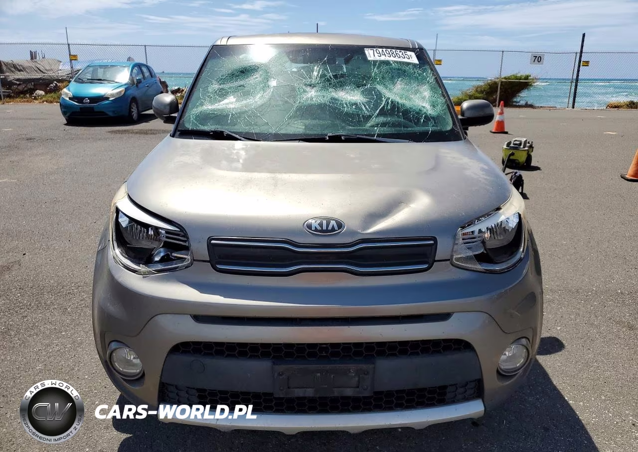 2018 Kia Soul + VIN:KNDJP3A50J7555342 - 5