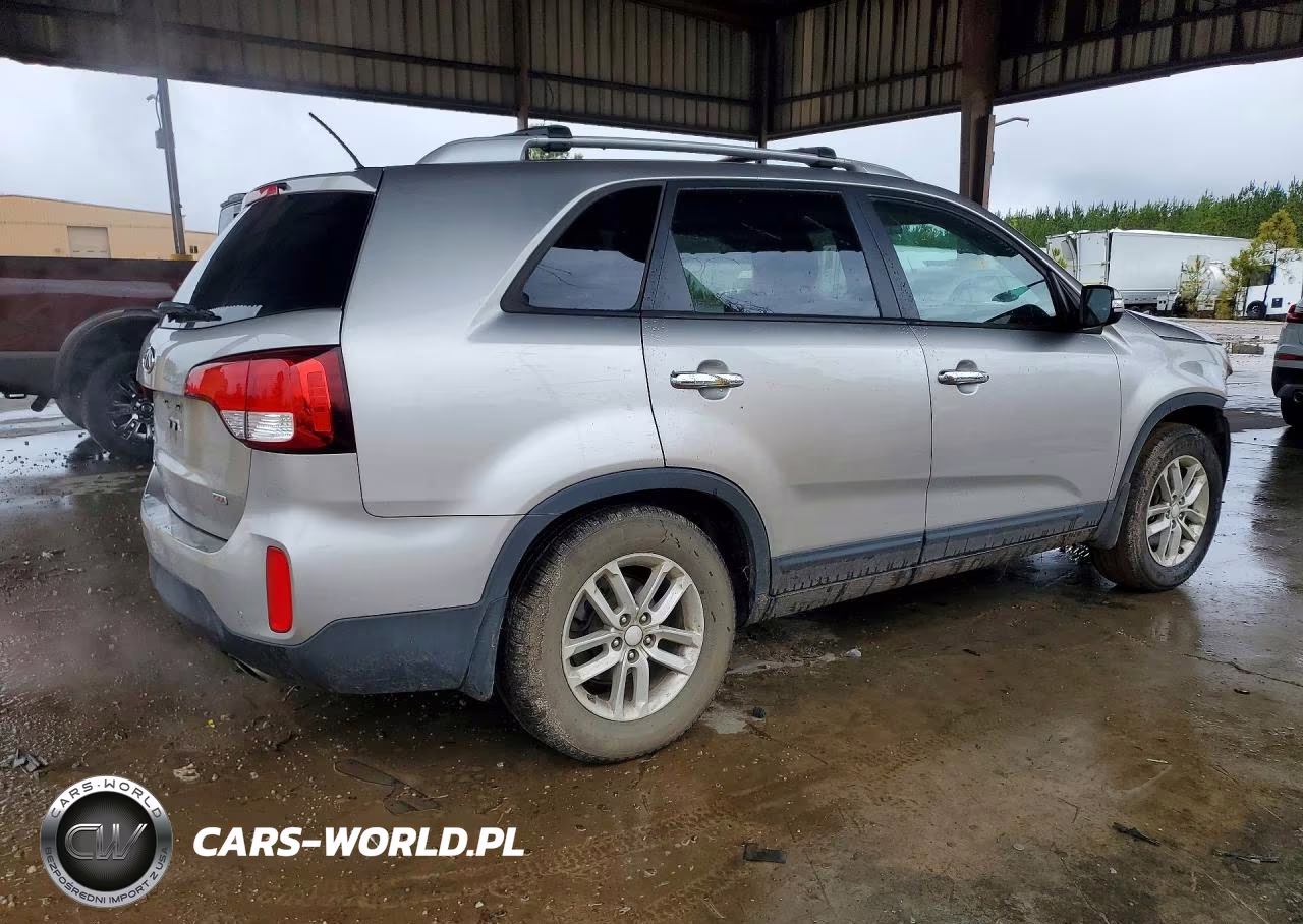 2014 Kia Sorento Lx VIN:5XYKT3A65EG530891 - 3