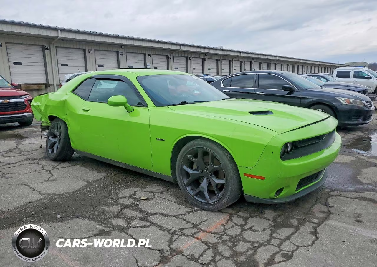 2015 Dodge Challenger Sxt VIN:2C3CDZAT8FH723215 - 4