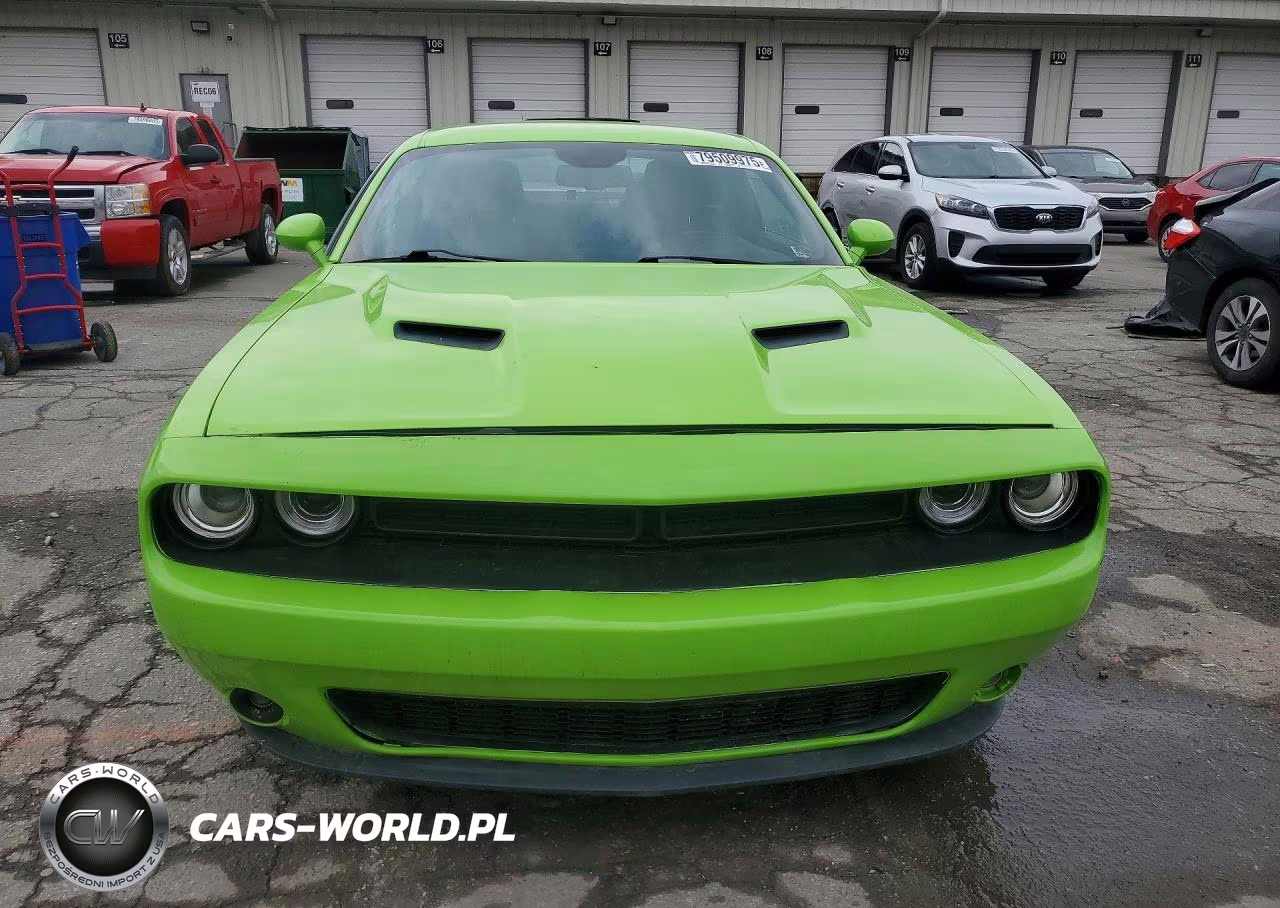 2015 Dodge Challenger Sxt VIN:2C3CDZAT8FH723215 - 5