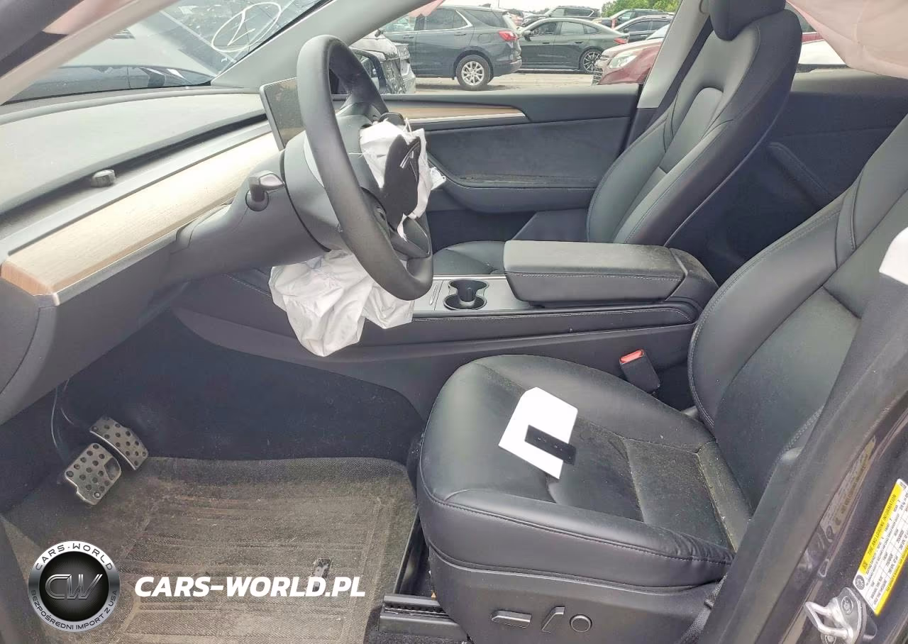 2023 Tesla Model Y VIN:7SAYGDEE0PA182739 - 7