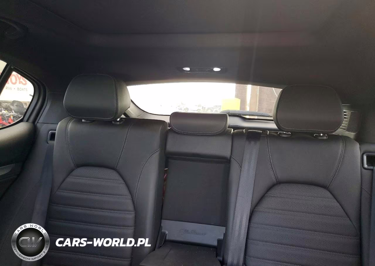 2024 Alfa Romeo Stelvio Ti VIN:ZASPAKBN5R7D74163 - 10
