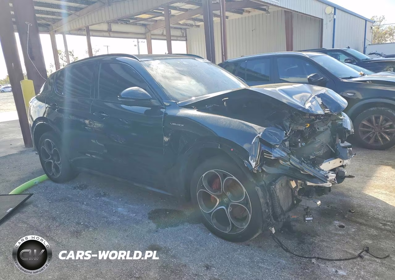 2024 Alfa Romeo Stelvio Ti VIN:ZASPAKBN5R7D74163 - 4