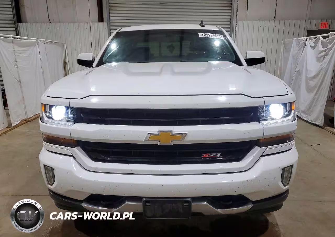 2018 Chevrolet Silverado K1500 Lt VIN:3GCUKREC6JG266834 - 5