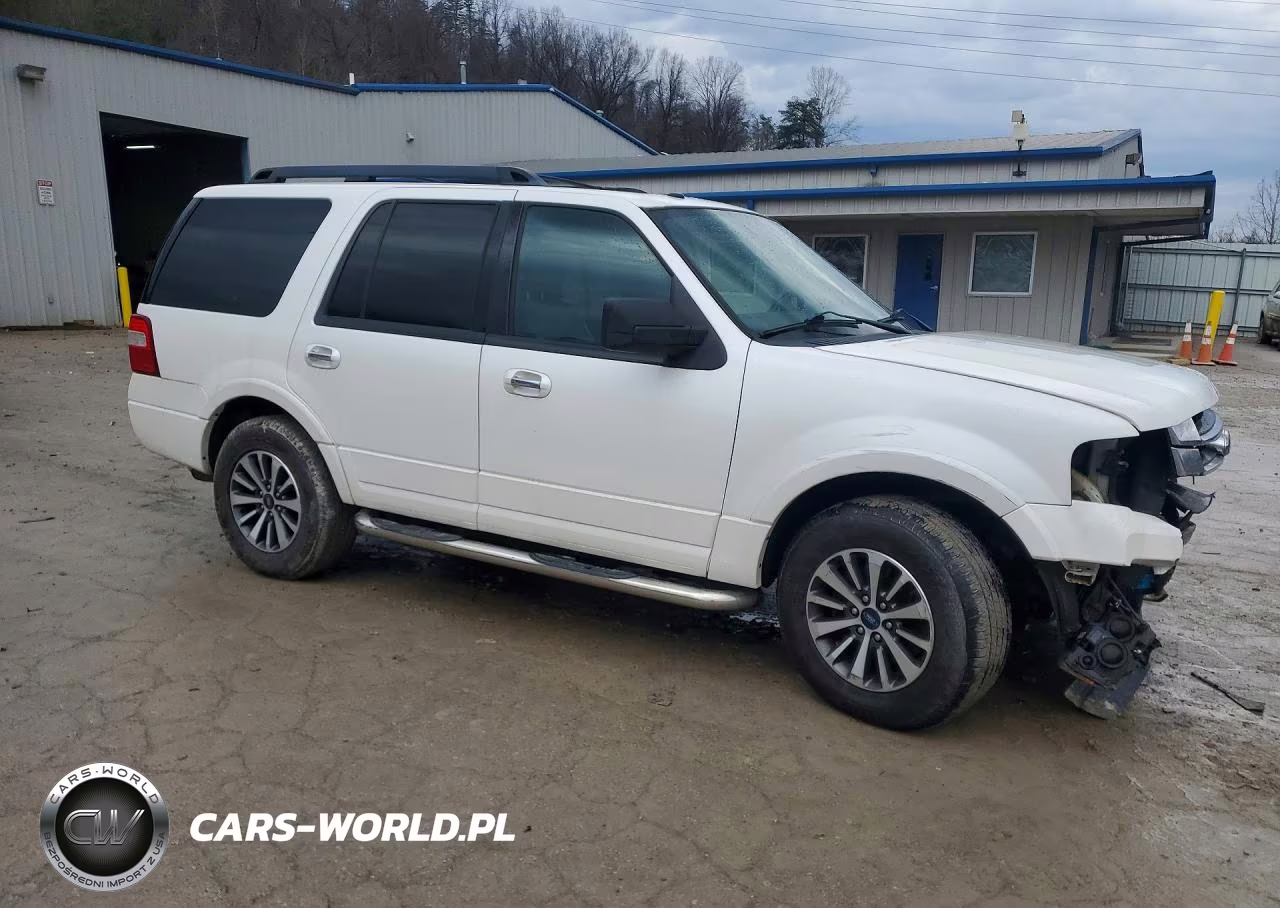 2015 Ford Expedition Xlt VIN:1FMJU1JTXFEF04926 - 4
