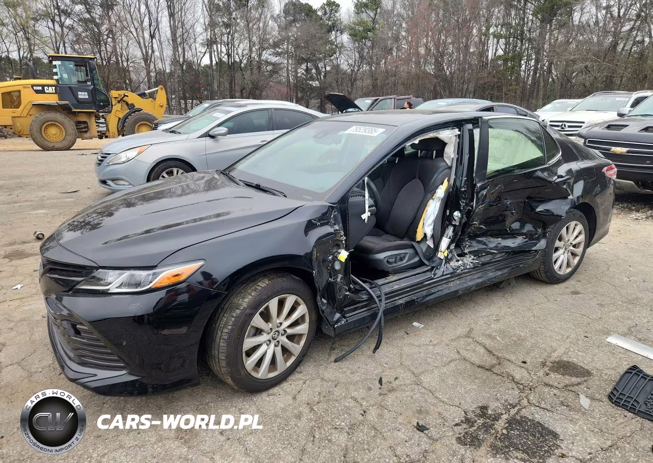2018 Toyota Camry Le – zdjęcie 1 z 12