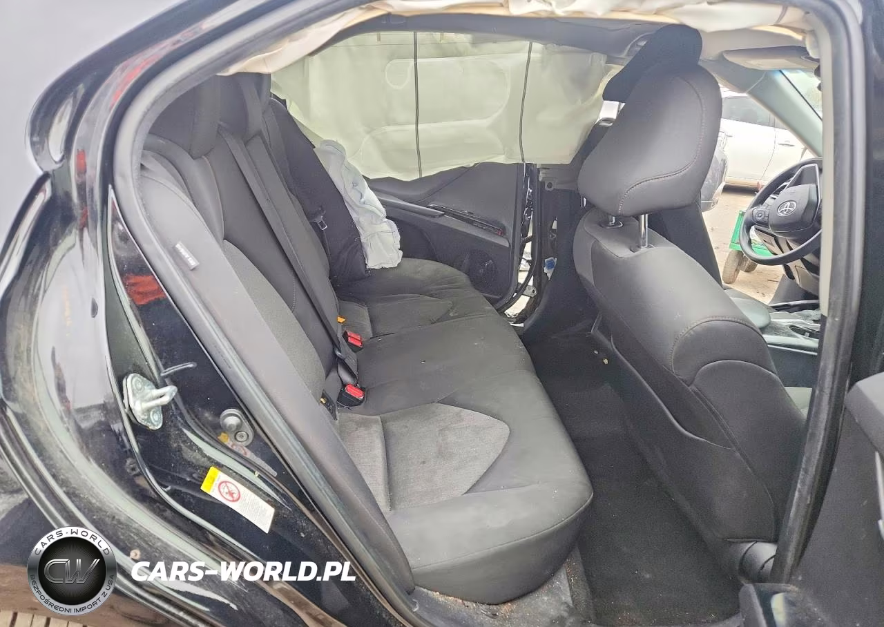 2018 Toyota Camry Le VIN:JTNB11HK9J3015142 - 10