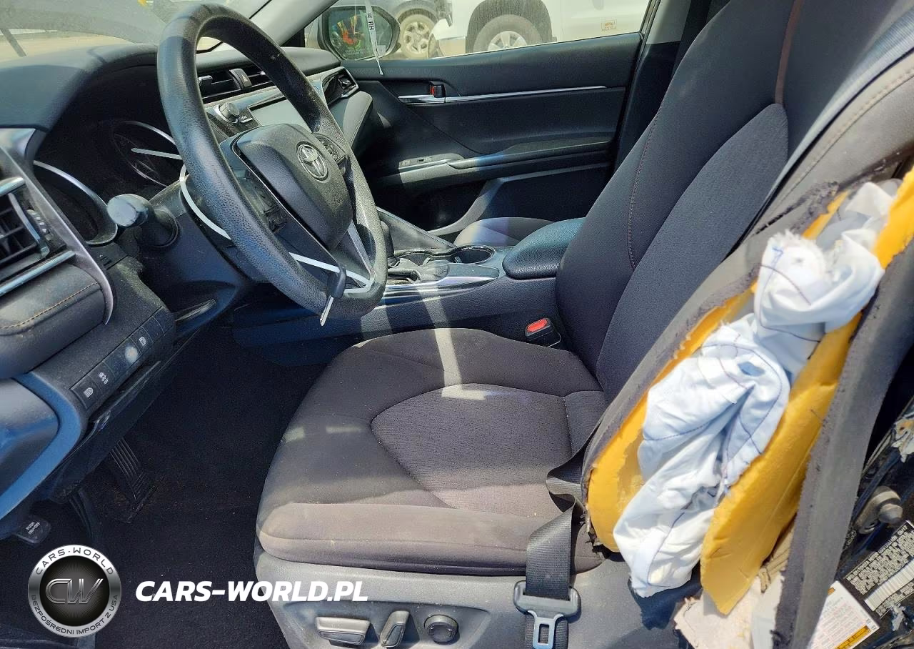 2018 Toyota Camry Le VIN:JTNB11HK9J3015142 - 7