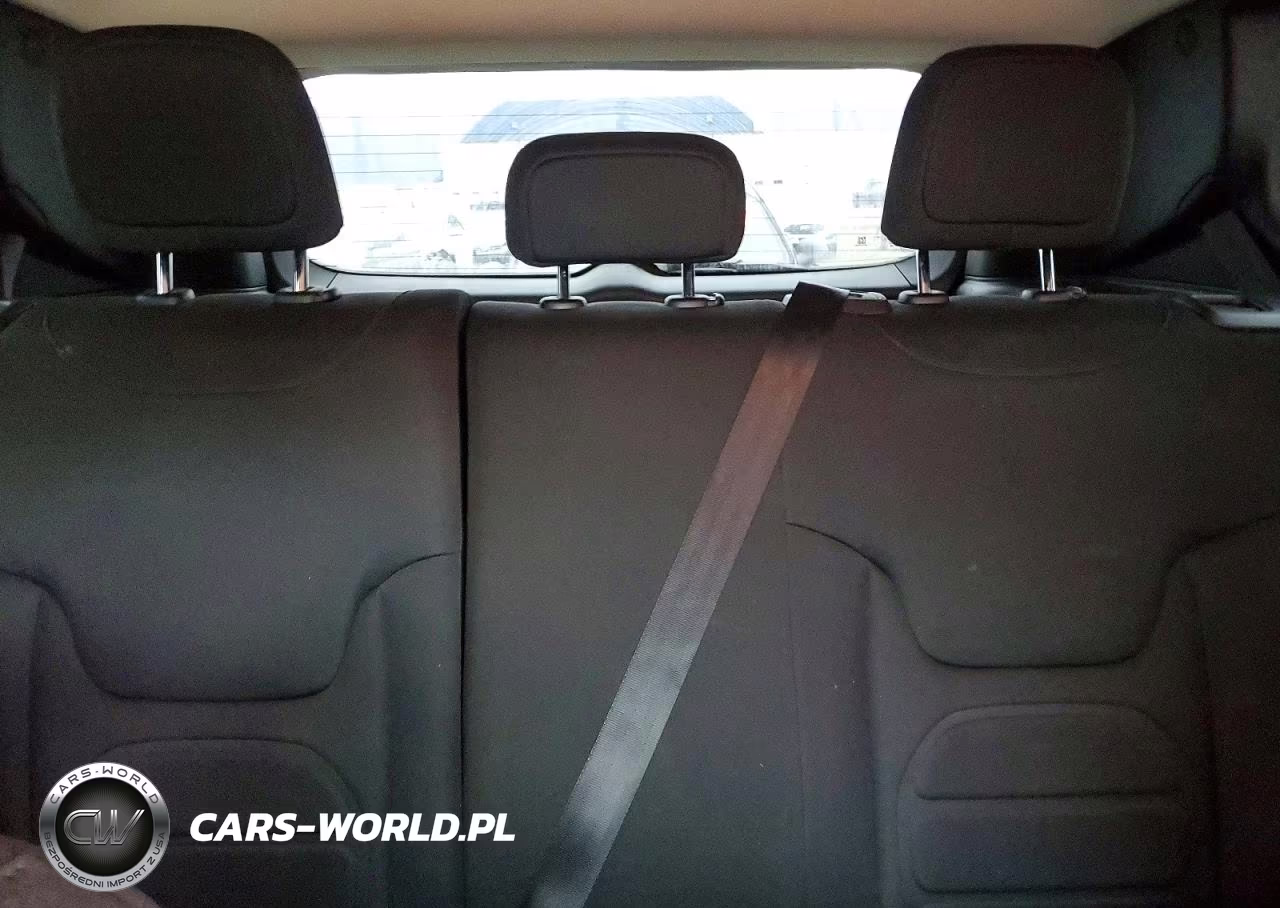 2020 Jeep Renegade Latitude VIN:ZACNJABB4LPL50623 - 10