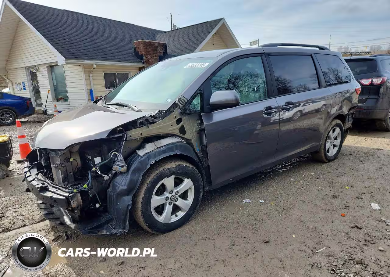 2019 Toyota Sienna Le 8-Passenger