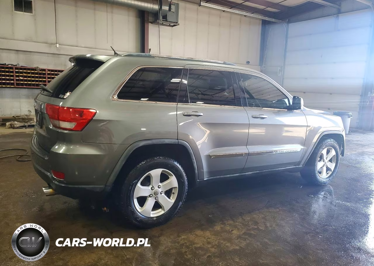 2011 Jeep Grand Cherokee Laredo VIN:1J4RR4GG5BC714998 - 3