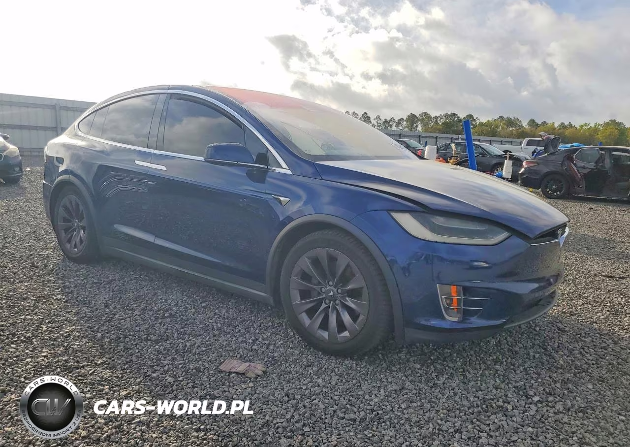 2018 Tesla Model X VIN:5YJXCDE29JF112919 - 4