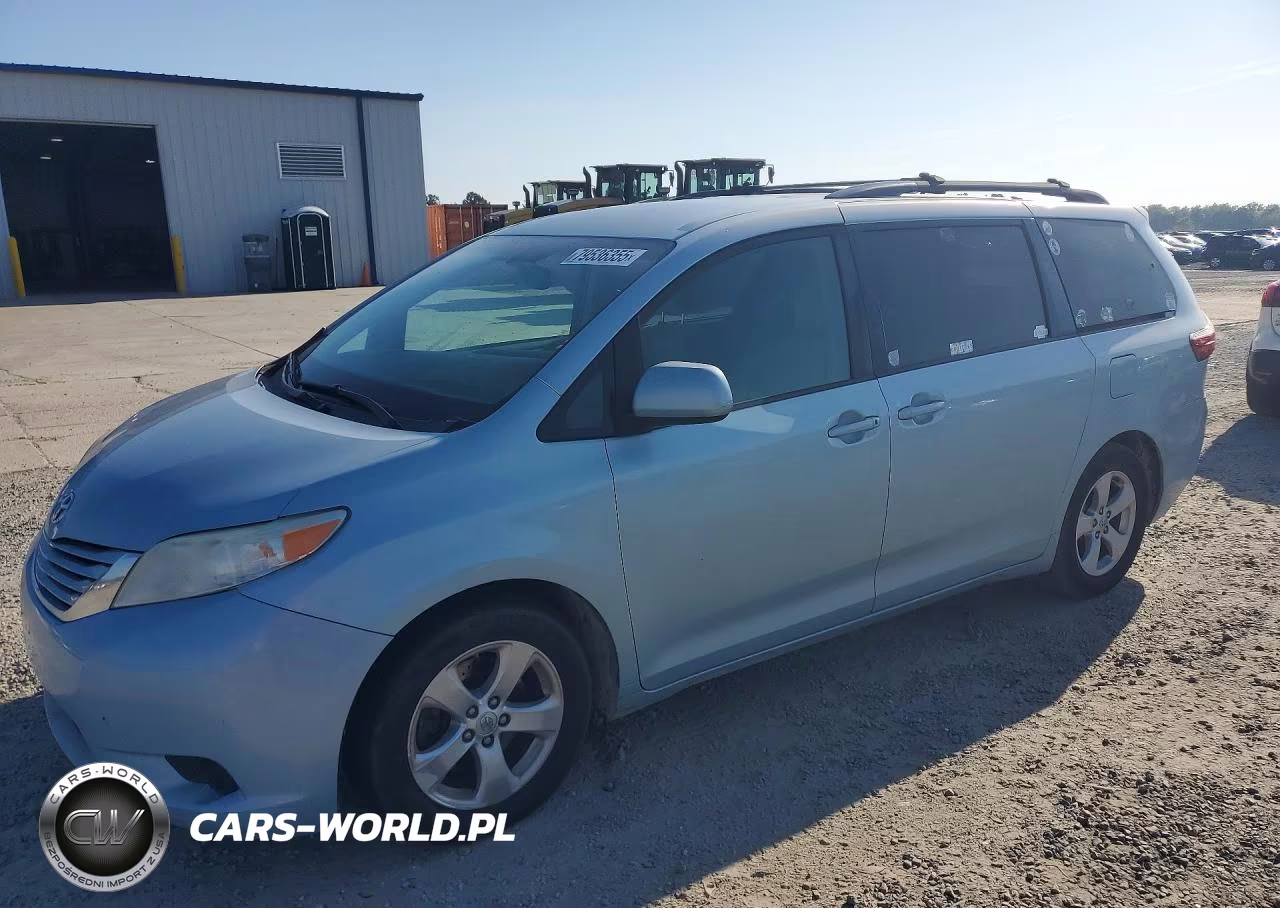 2016 Toyota Sienna Le 8-Passenger
