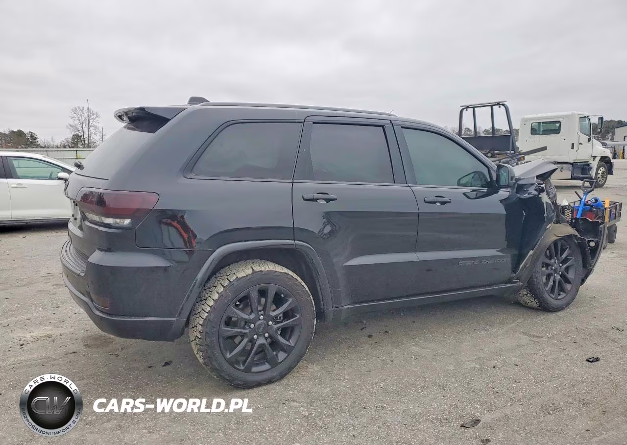 2020 Jeep Grand Cherokee Laredo VIN:1C4RJFAG5LC270685 - 3