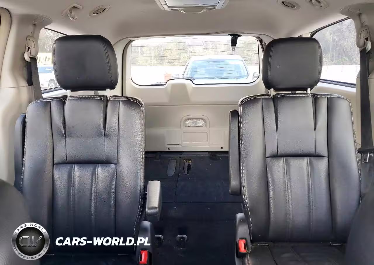 2014 Chrysler Town & Country Touring VIN:2C4RC1BG6ER382885 - 10