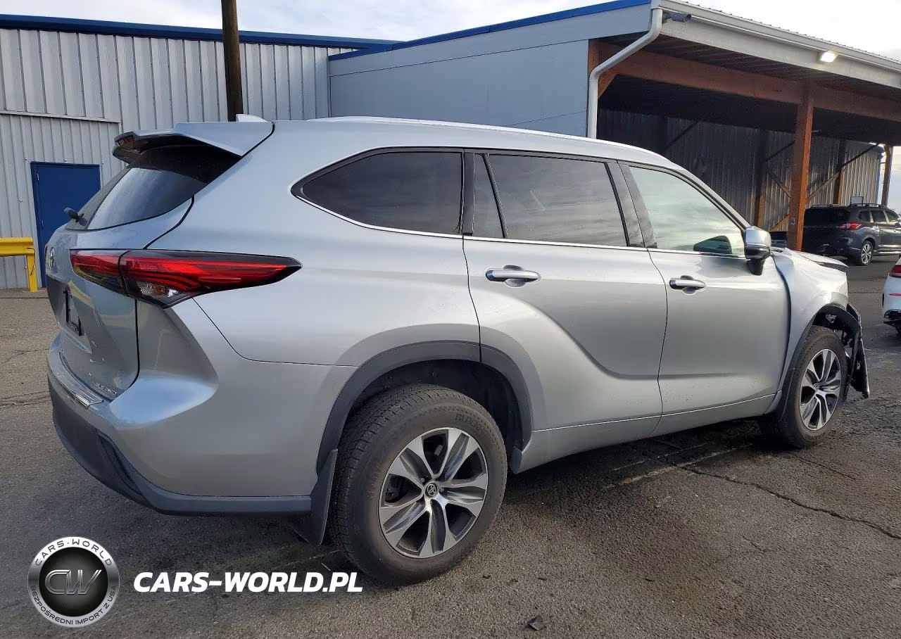 2020 Toyota Highlander Xle VIN:5TDHZRBH9LS513149 - 3