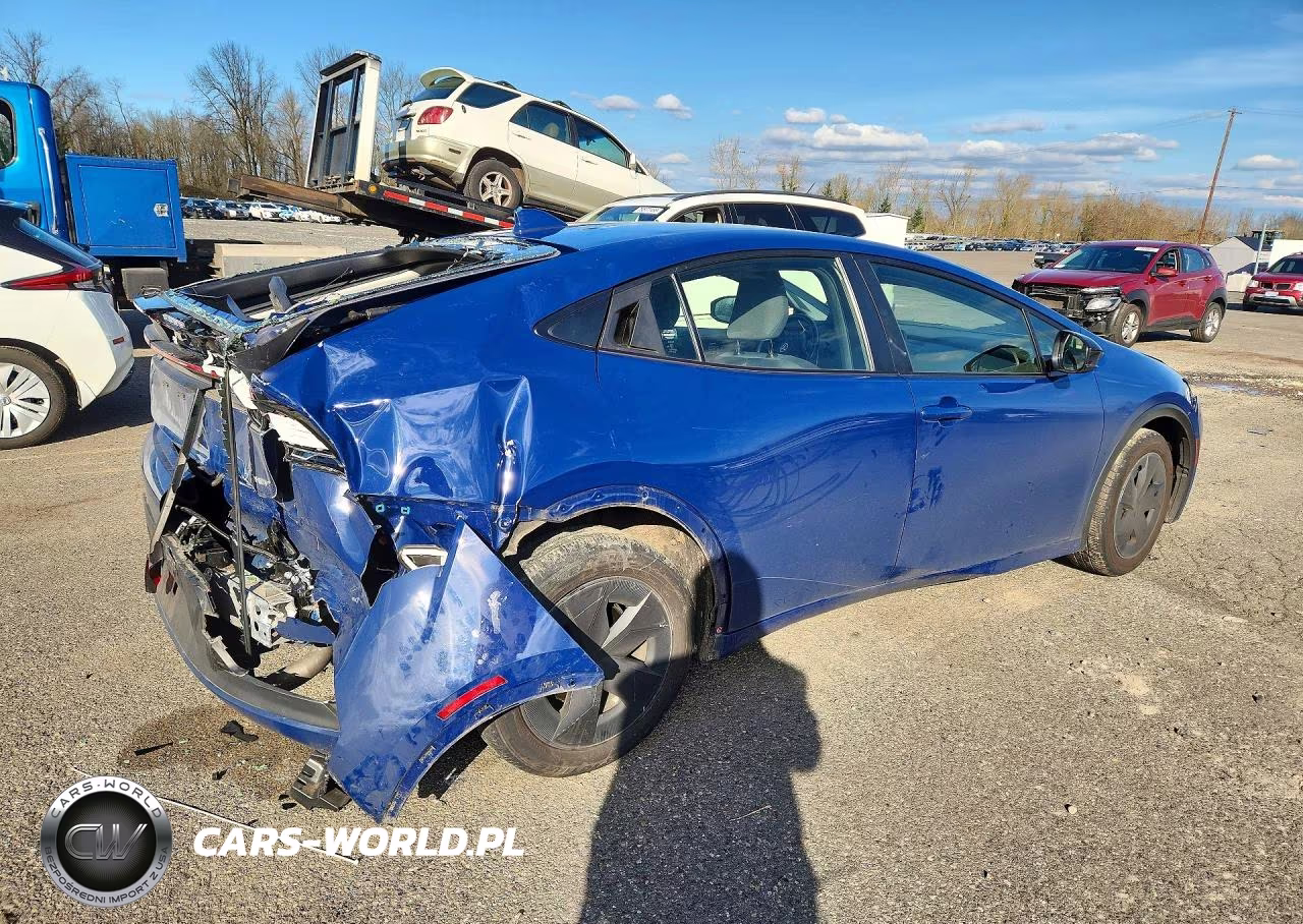 2024 Toyota Prius Le VIN:JTDACAAU4R3022582 - 3
