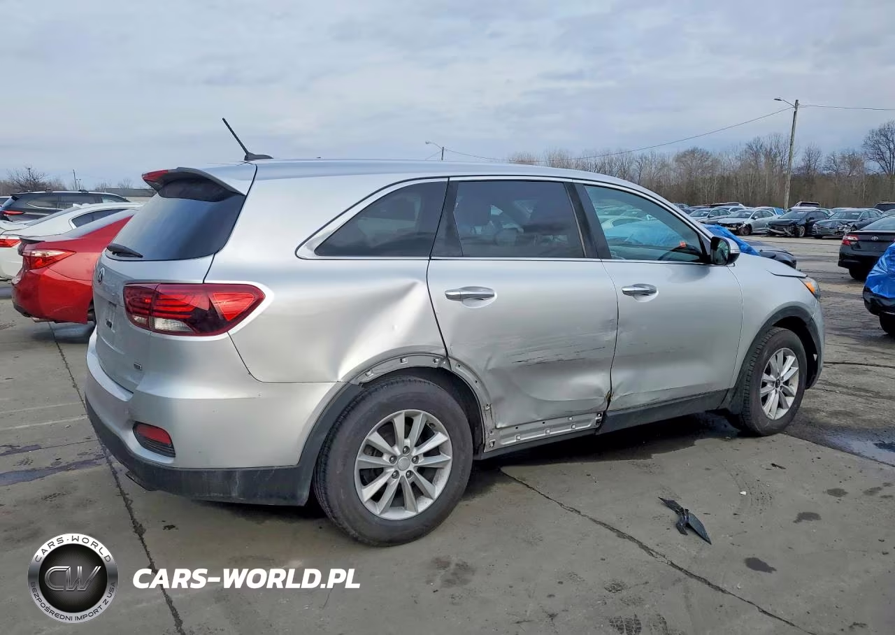 2019 Kia Sorento L VIN:5XYPG4A38KG587135 - 3
