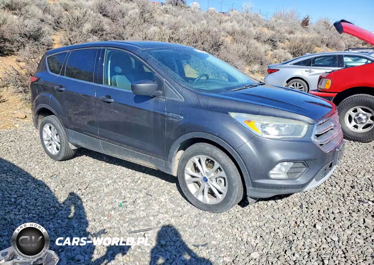 2017 Ford Escape Se VIN:1FMCU9G90HUD44681 - 4