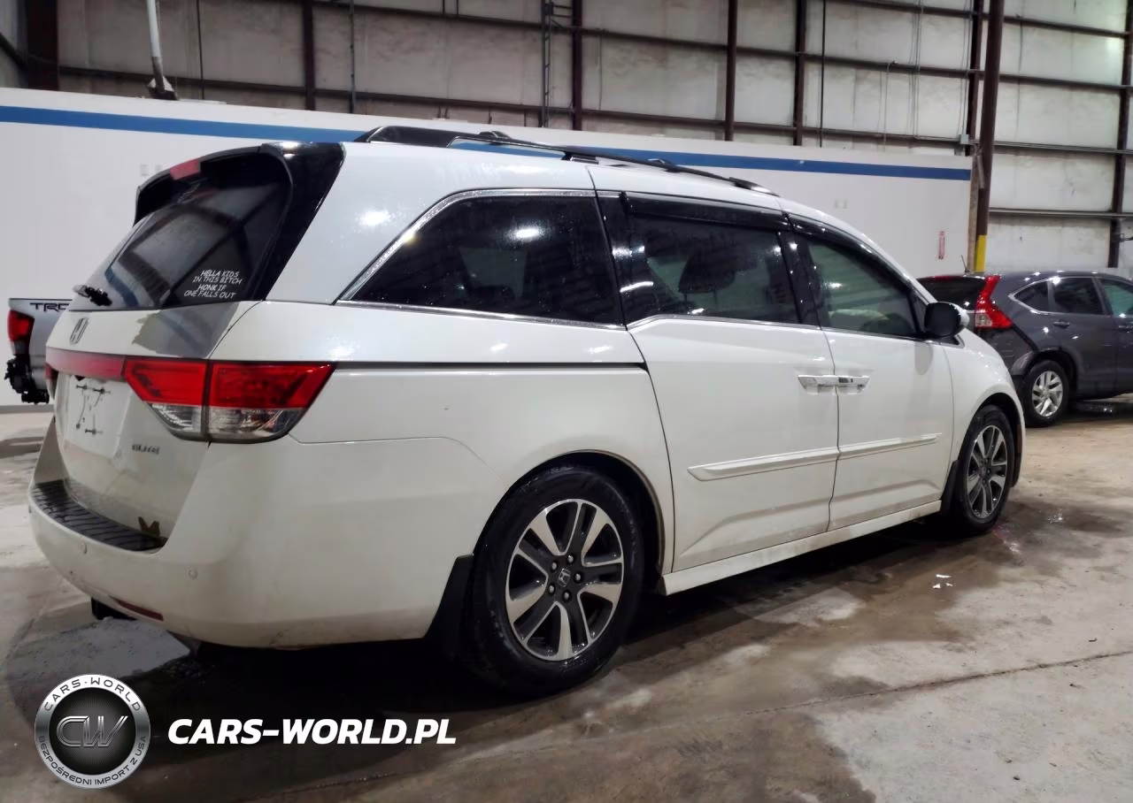 2014 Honda Odyssey Touring VIN:5FNRL5H97EB093915 - 3